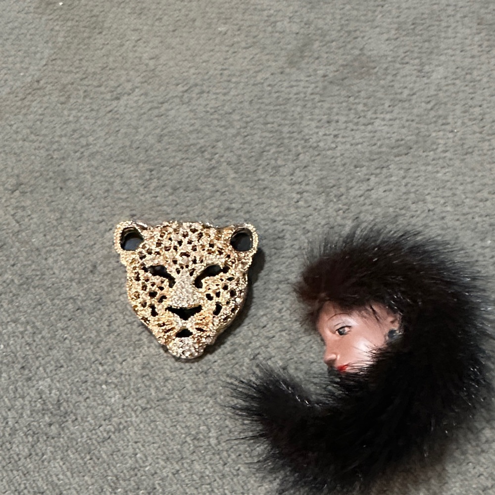 Gold Leopard Brooch with Black Fur Accent Women’s brooch NWOT
